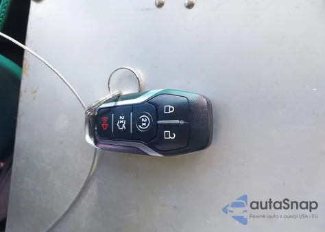 2016 Ford Explorer Platinum z USA, uszkodzony, nr VIN 1FM5K8HT4GGC47631